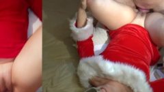 Xmas Elf Gets Her Pussy Covered With Spunk
